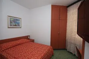 Otel Sumratin 2*